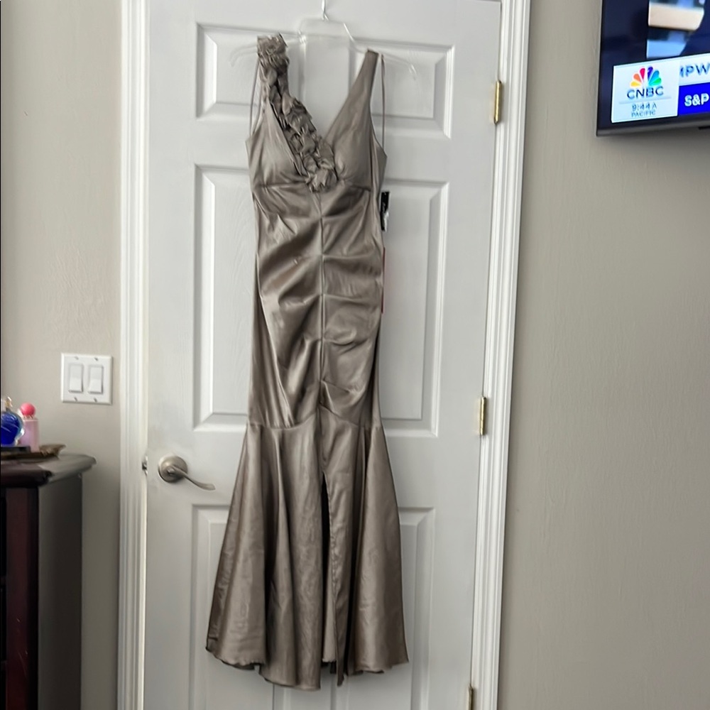 Elegant Gray Sleeveless Dress